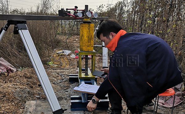 1653466906343336.jpg 樁基抗拔力測試.jpg